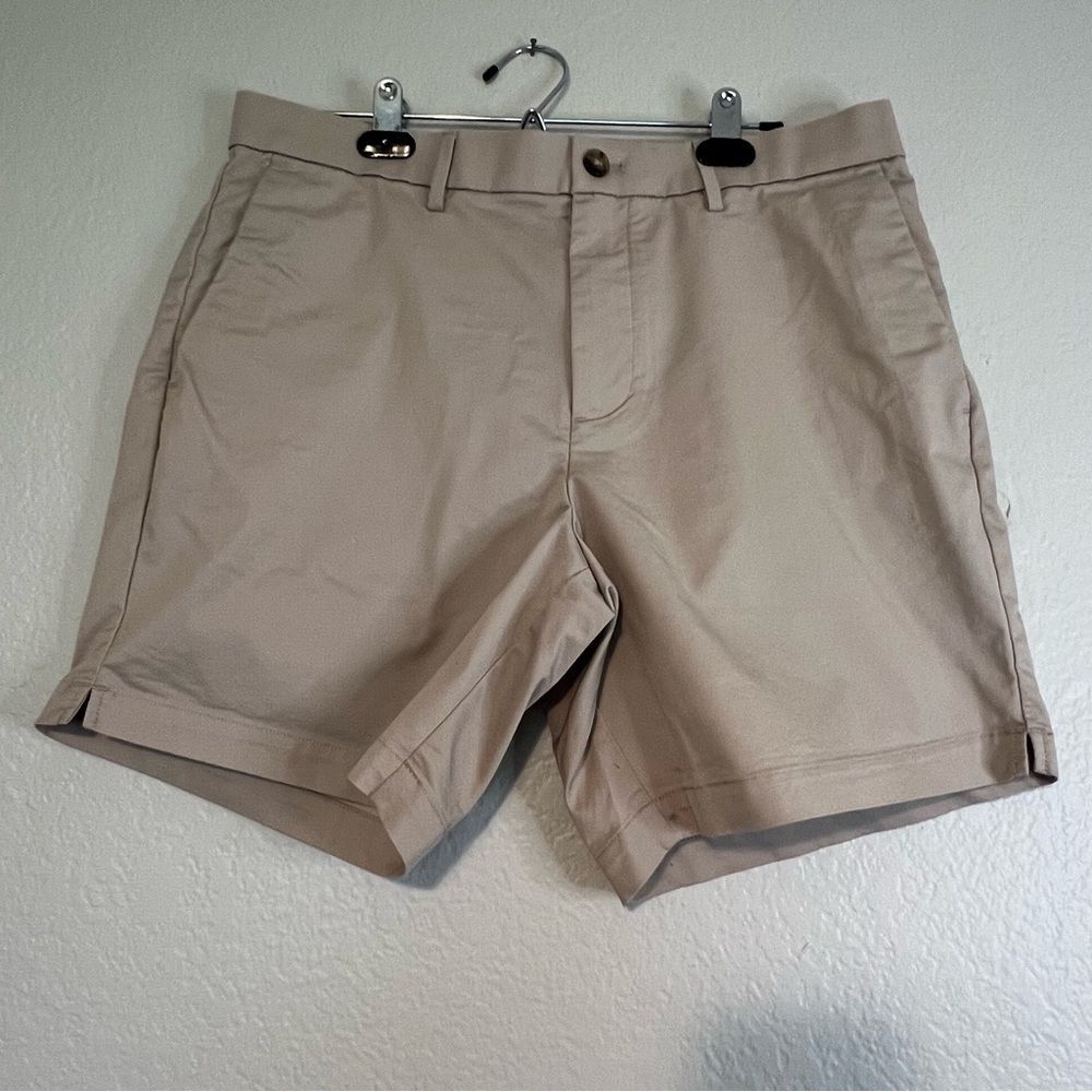 Banana Republic Men's Tan Flat Front Shorts
